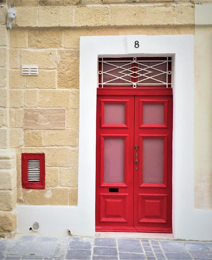 Malta'S Naughtiest Cabaret Floriana Exterior foto