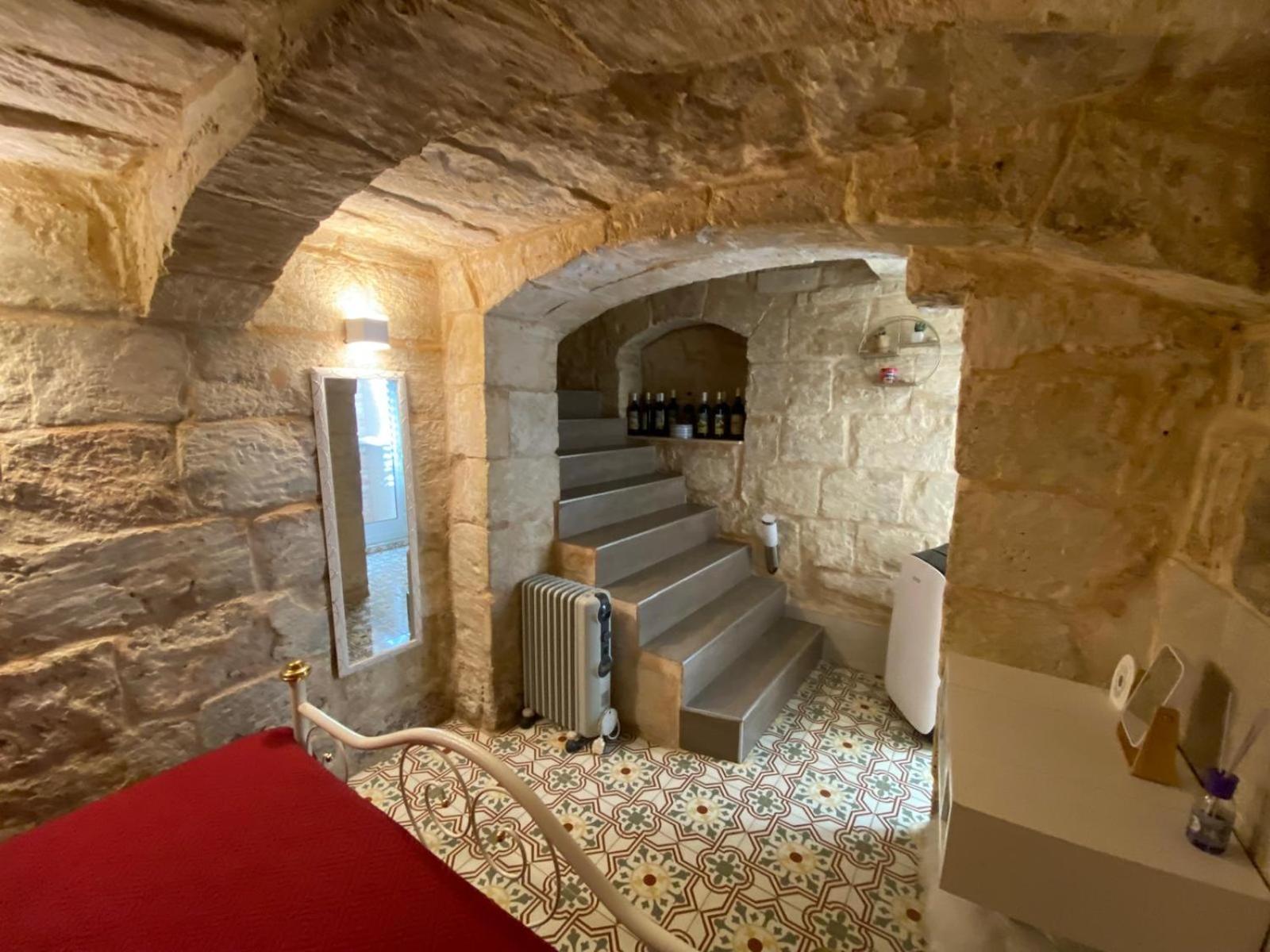 Malta'S Naughtiest Cabaret Floriana Exterior foto
